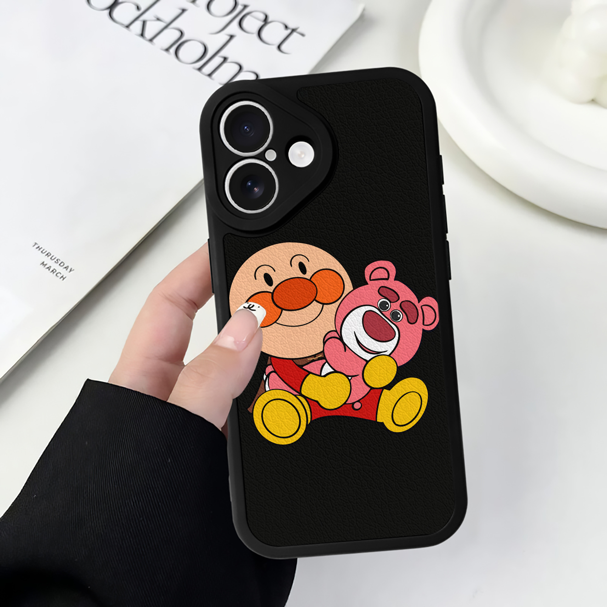 （画像用） アンパンマン Anpanman 【iPhone 16シリーズ対応】シリコンスマホケース（レザー調） 材質：シリコン